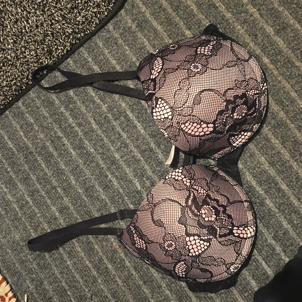 36B Victoria secret bra